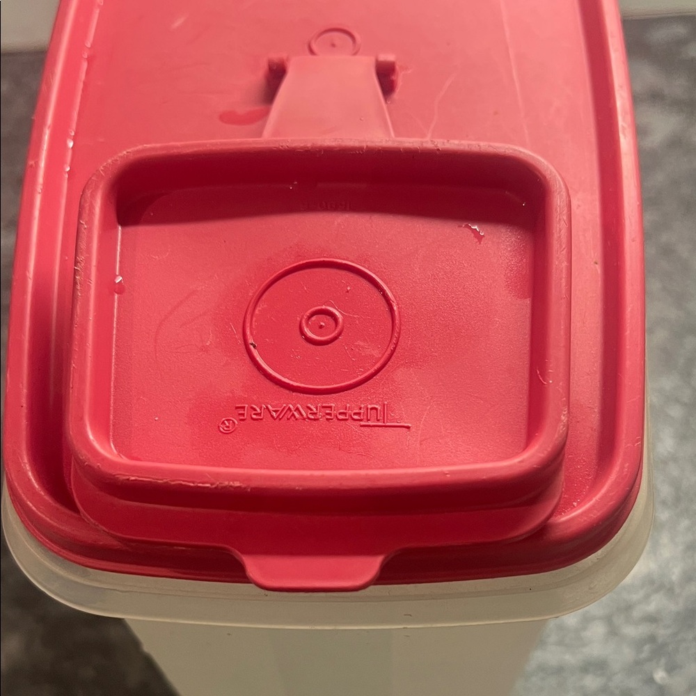 Red Airtight Kitchen Storage Container - Picture 2 of 4